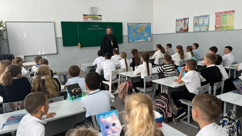 Встреча со школьниками в поселке Шаумянский Георгиевского районного Благочиния