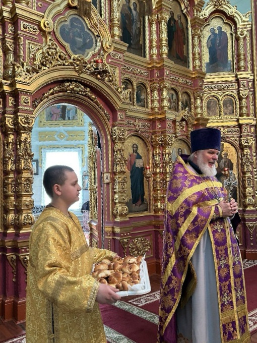 Литургия в храме Рождества Пресвятой Богородицы станицы Лысогорской