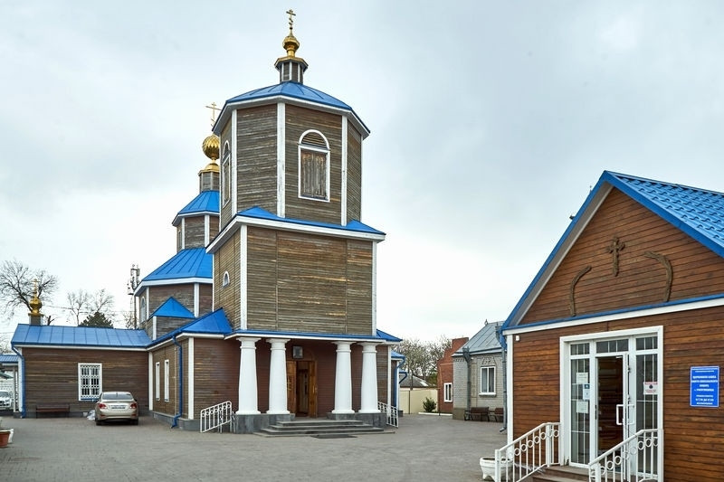 Епископ Георгиевский и Прасковейский Николай совершил Божественную литургию в Никольском соборе