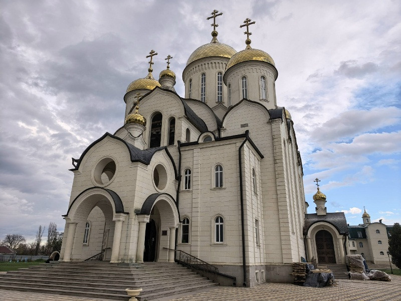 Епископ Николай совершил утреню Великого Пятка с чтением двенадцати Страстных Евангелий