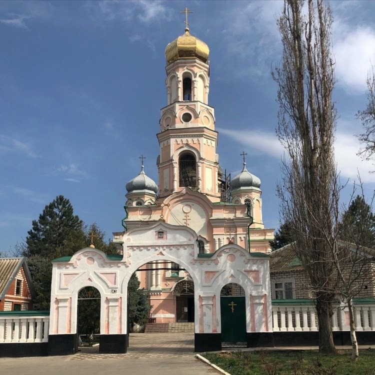 в храме святого князя Александра Невского города Благодарного состоялась Божественная Литургия