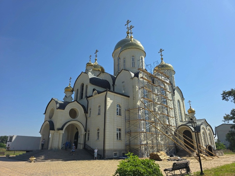 Епископ Николай возглавил Литургию в Георгиевском соборе