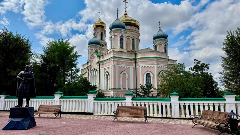 Епископ Николай возглавил престольное торжество в городе Благодарном