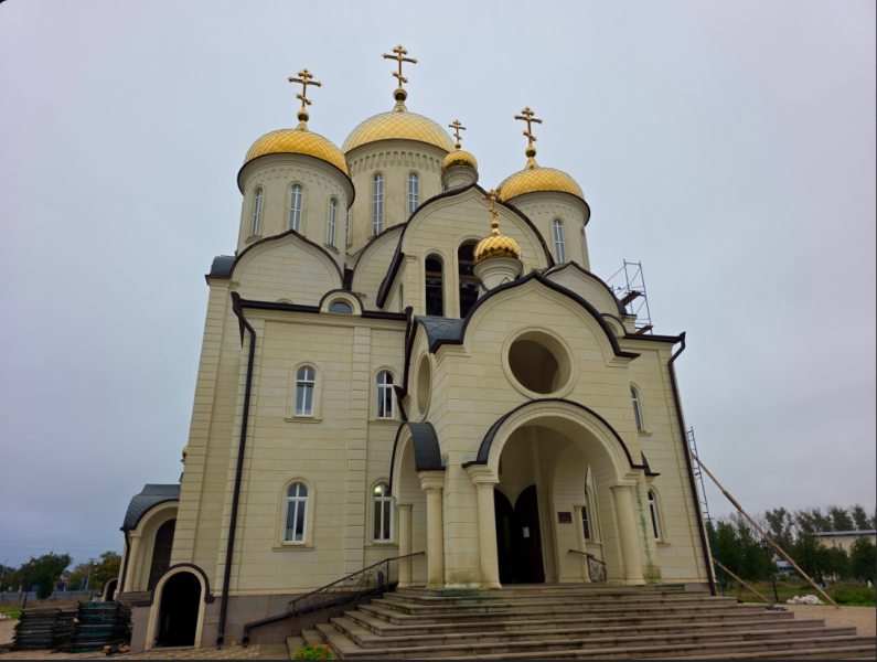 В день празднования памяти святых отцов VII Вселенского Собора Владыка Николай возглавил Божественную литургию в Георгиевском соборе