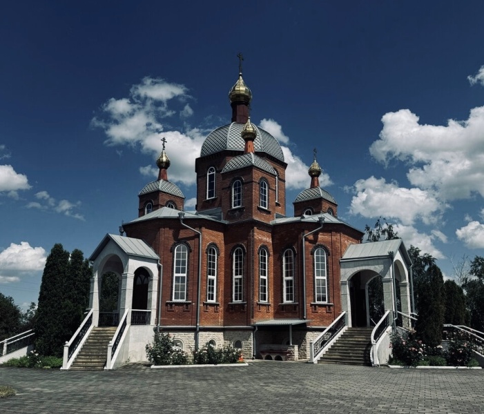 Епископ Николай совершил Литургию в храме села Краснокумского