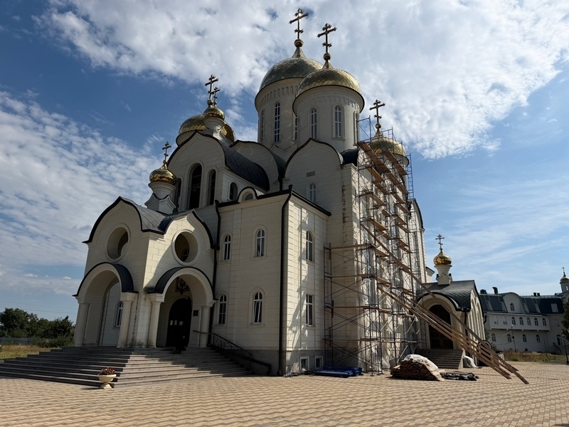 Владыка Николай совершил Божественную литургию в Георгиевском кафедральном соборе города Георгиевска